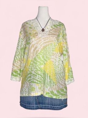 Alfred Dunner Colorful White Yellow Green Floral Patterned Tunic Top 14